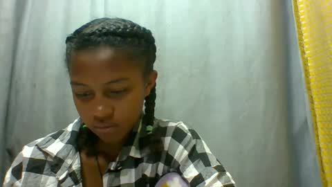 Snapshot of elaliealdy chatting on October 3, 8:00 am elaliealdy online show from October 3, 8:00 am