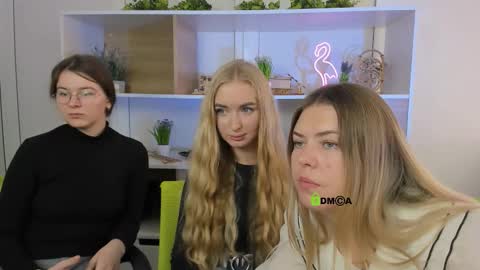 Snapshot of elara_jadie chatting on October 7, 8:43 am Elara online show from October 7, 8:43 am