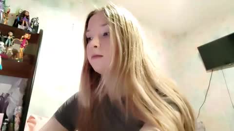 MIa online show from March 3, 9:05 am