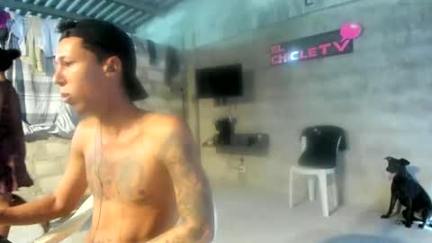 Snapshot of elchicletv chatting on January 8, 8:50 pm El CHICLE TV - SHOW online show from January 8, 8:50 pm