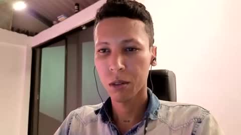 Snapshot of elchicletv chatting on September 25, 3:02 am El CHICLE TV - SHOW online show from September 25, 3:02 am