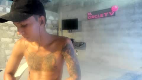 Snapshot of elchicletv chatting on January 30, 8:53 pm El CHICLE TV - SHOW online show from January 30, 8:53 pm
