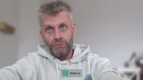 Snapshot of elculiador2207 chatting on October 25, 11:42 am Timm online show from October 25, 11:42 am