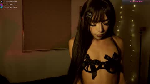Snapshot of elecktra_tokyo chatting on October 21, 2:05 am ELECKTRA online show from October 21, 2:05 am