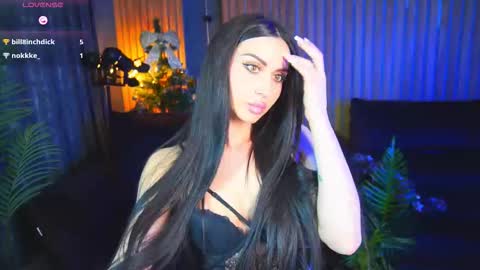 elegant_mysterious online show from January 10, 9:42 pm