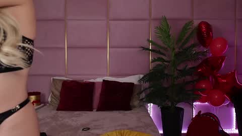 Eleine online show from February 21, 9:54 pm