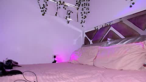 Snapshot of elen_cross chatting on October 3, 7:55 pm ELEN online show from October 3, 7:55 pm