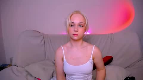 elenamonroe_ online show from February 16, 8:01 am