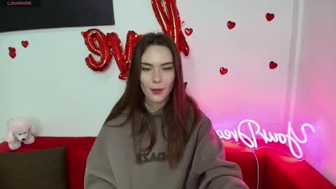 elenaoconar online show from March 11, 9:45 am