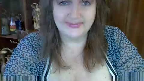 Snapshot of elenazed chatting on October 18, 9:57 am ElenaZed online show from October 18, 9:57 am