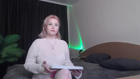 elfi_varifi online show from February 19, 7:05 pm