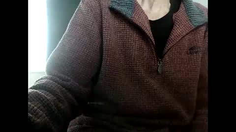 elfyonee online show from December 11, 10:03 am