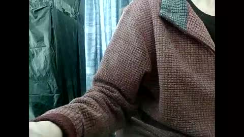 elfyonee online show from January 10, 10:06 am