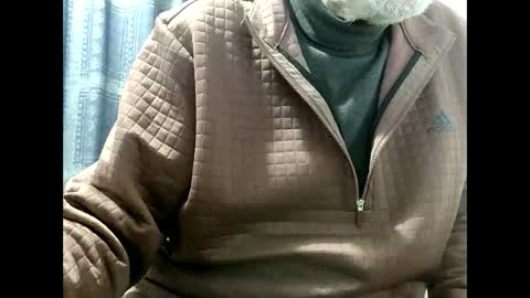 elfyonee online show from December 8, 4:07 pm