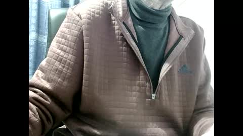 elfyonee online show from December 8, 8:25 pm