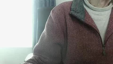 elfyonee online show from January 5, 9:15 am