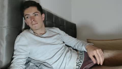 Elian online show from September 18, 11:42 pm