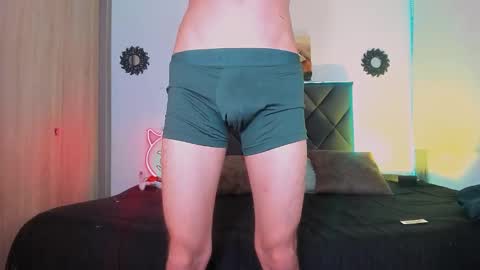 Snapshot of eliann_adam chatting on March 6, 7:36 am eliann_adam online show from March 6, 7:36 am