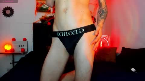 Snapshot of eliann_adam chatting on October 28, 7:09 am eliann_adam online show from October 28, 7:09 am