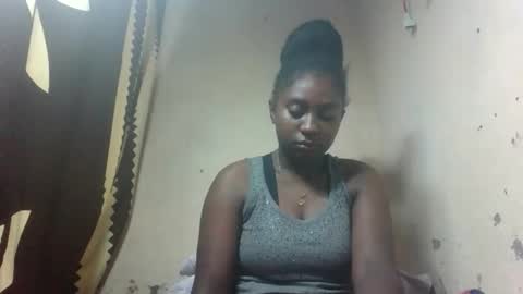 eliannee online show from December 17, 3:57 am