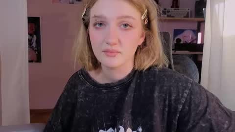 Ellie online show from February 15, 7:51 am