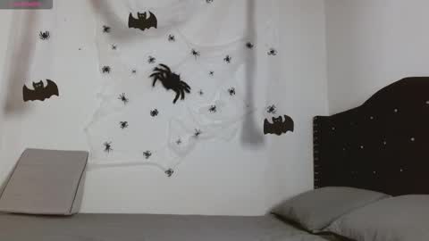 elii_sweet_ online show from October 24, 6:47 am