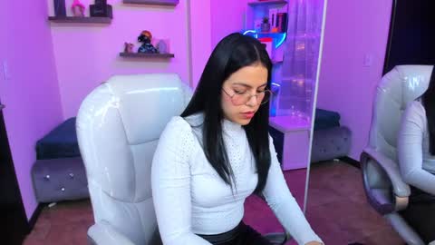 Snapshot of eliie_ruizz chatting on February 5, 7:07 am Eliie online show from February 5, 7:07 am