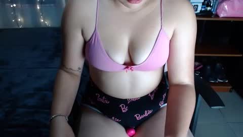 Snapshot of elinaax chatting on October 17, 5:17 pm Elina online show from October 17, 5:17 pm