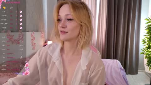 Snapshot of elis_goyard chatting on October 20, 10:53 am Elis online show from October 20, 10:53 am