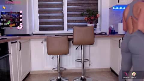 elisabeth_jason online show from February 26, 6:40 am