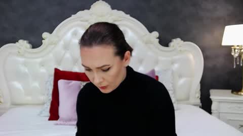 Krissy online show from December 5, 9:19 am