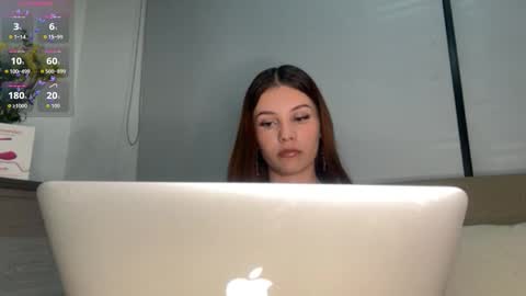 Snapshot of elisabethwillian chatting on October 16, 4:01 am Elisabet william online show from October 16, 4:01 am