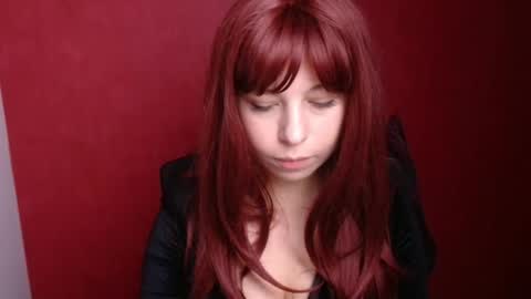 Snapshot of elise_kissu_ chatting on October 2, 1:43 pm Alice online show from October 2, 1:43 pm