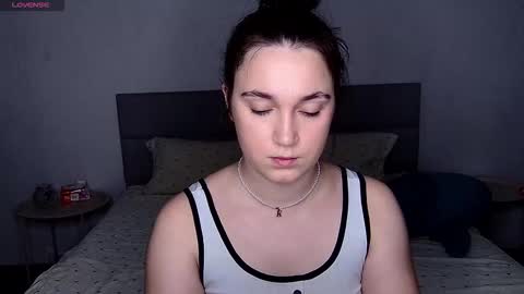 Snapshot of eliz_v_ta chatting on September 13, 10:01 pm Eliz online show from September 13, 10:01 pm