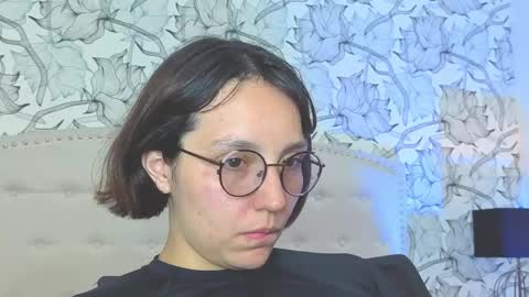 Eliza online show from April 16, 8:09 pm