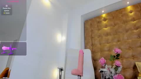 elizabeth online show from March 3, 12:01 pm