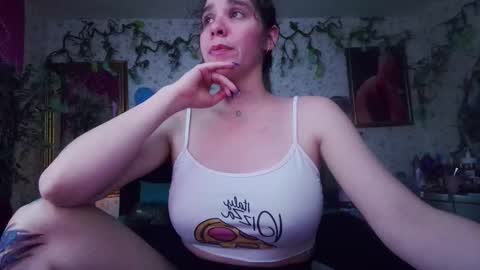 Snapshot of elizabeth77_ chatting on October 14, 9:07 pm Elizabeth online show from October 14, 9:07 pm