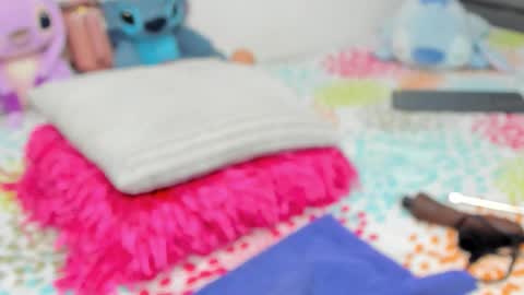 Snapshot of elizabeth_18_ chatting on October 19, 3:11 am ELIZA online show from October 19, 3:11 am