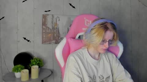 Elizabeth online show from November 5, 1:29 am