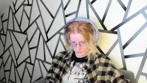 Elizabeth online show from November 7, 1:41 am