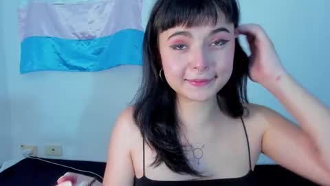 Elizabeth Taylor online show from November 21, 2:20 am