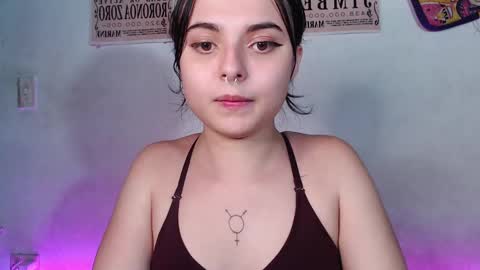 Elizabeth Taylor online show from January 6, 3:09 am