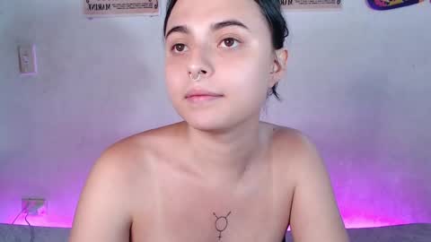 Elizabeth Taylor online show from February 11, 2:03 am