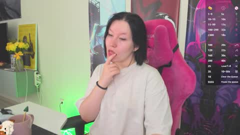 Snapshot of elizabethflowerr chatting on October 2, 3:38 am Eli online show from October 2, 3:38 am