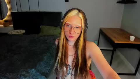 elizabethh_brown online show from February 4, 7:18 pm