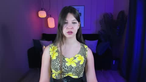 Snapshot of elizamild chatting on January 12, 12:55 pm Eliza online show from January 12, 12:55 pm