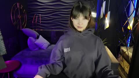 Snapshot of elizamild chatting on February 25, 7:38 pm Eliza online show from February 25, 7:38 pm