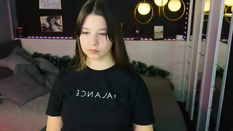 Eliza online show from December 21, 1:50 pm