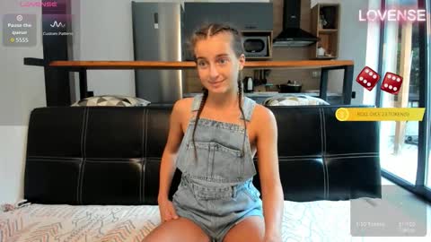 Snapshot of elizsweet chatting on September 29, 10:03 am Eliz online show from September 29, 10:03 am