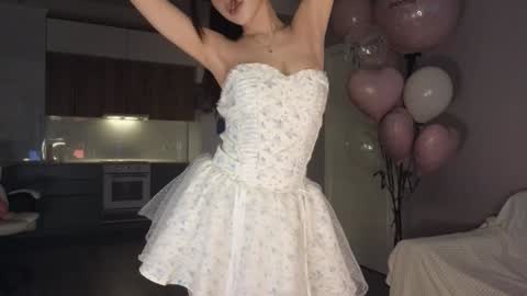 Lee online show from March 5, 3:48 am